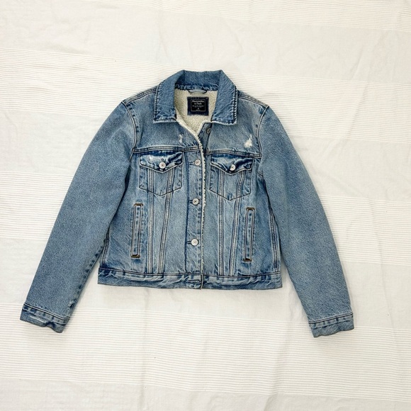 Abercrombie Fitch Sherpa-Lined Denim Jacket - Picture 5 of 11